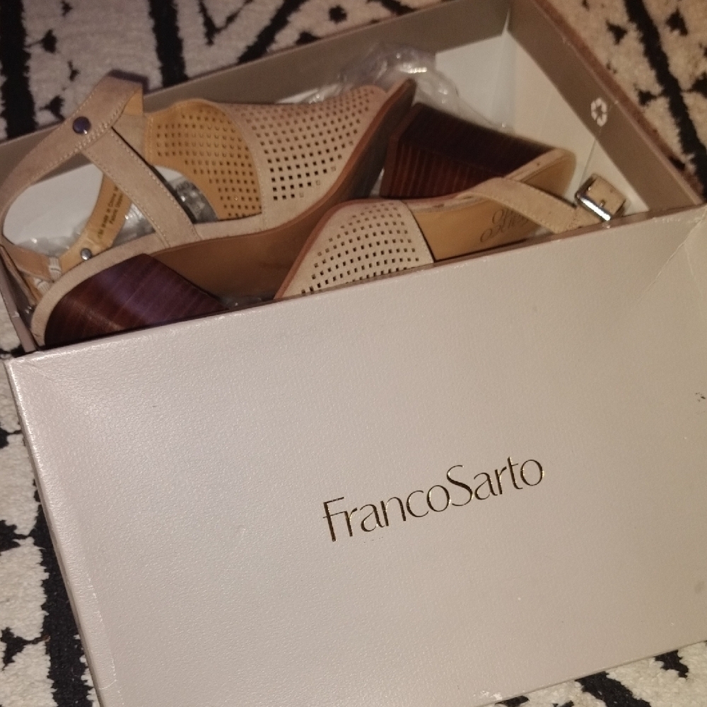 Franco Sarto Tan Perforated Chunky Heel Heels - Picture 7 of 8